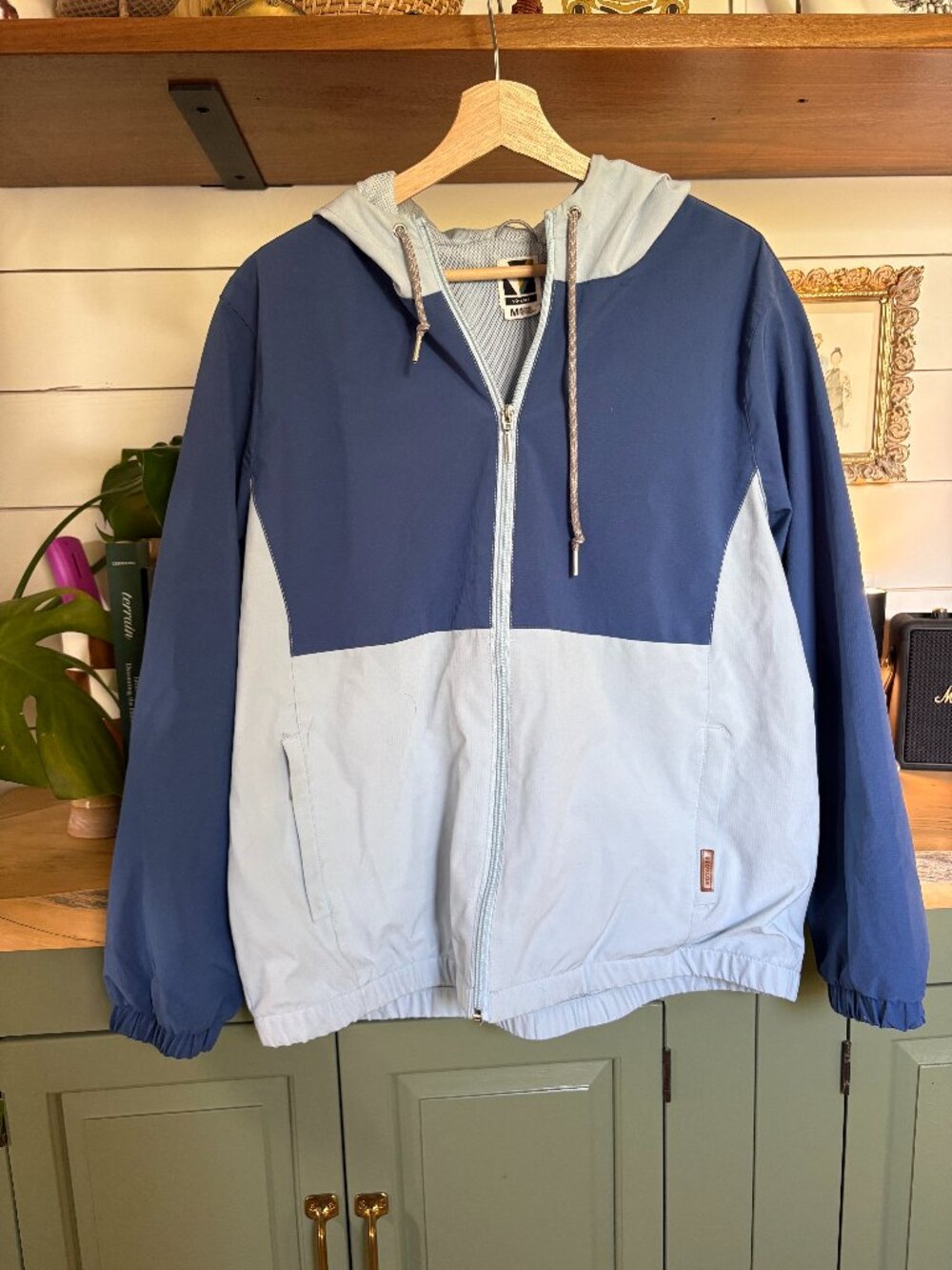 Voyager Hooded Jacket – Size Medium